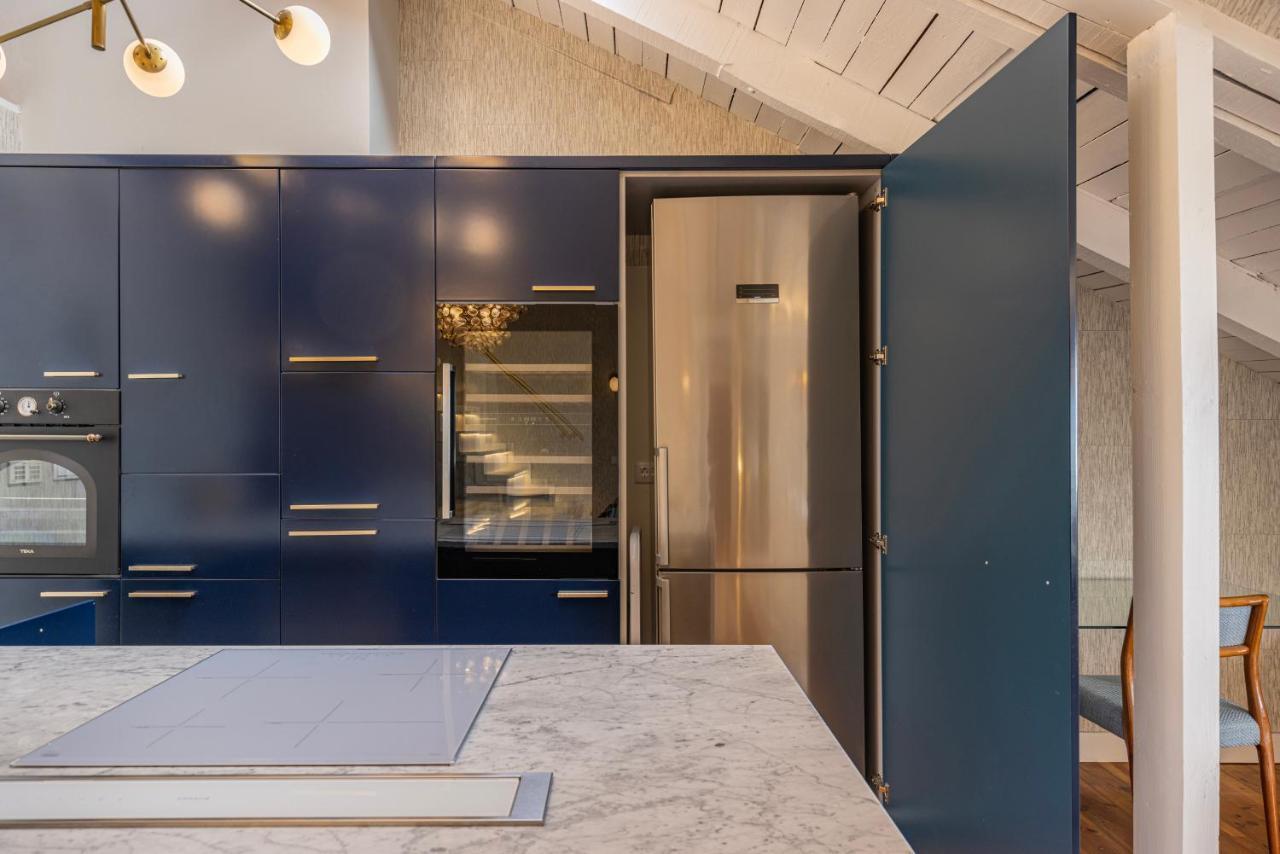Luxury Duplex W/ River View By Lovelystay
