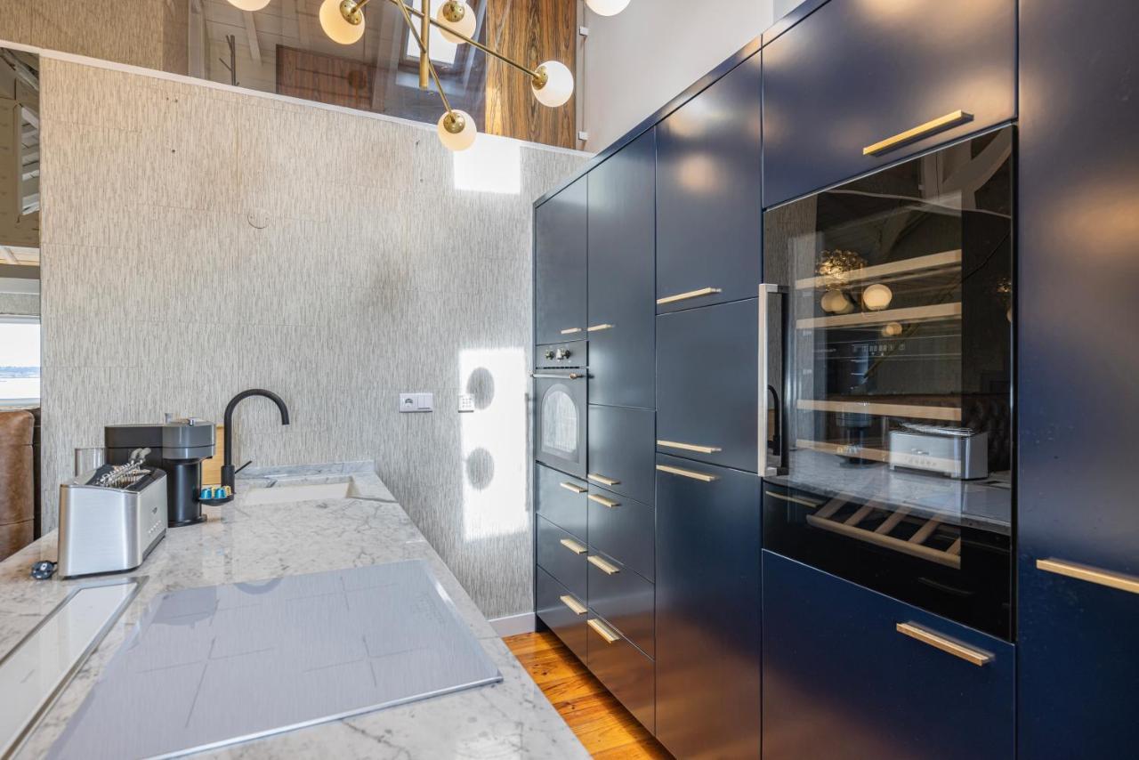 Luxury Duplex W/ River View By Lovelystay
