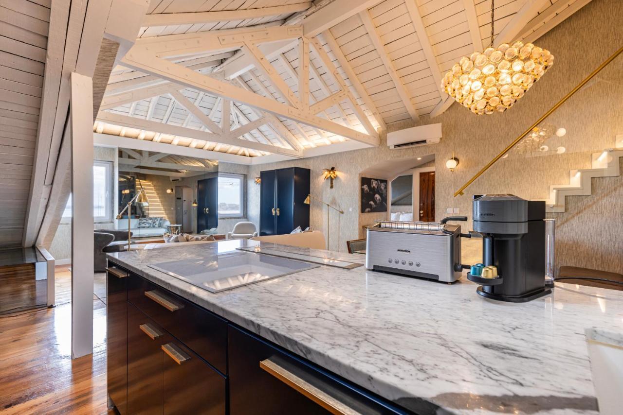 Apartment Luxury Duplex W/ River View By Lovelystay *
